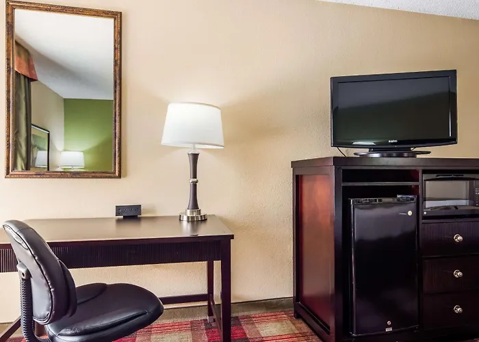 Best Western Plus Addison/Dallas Hotel