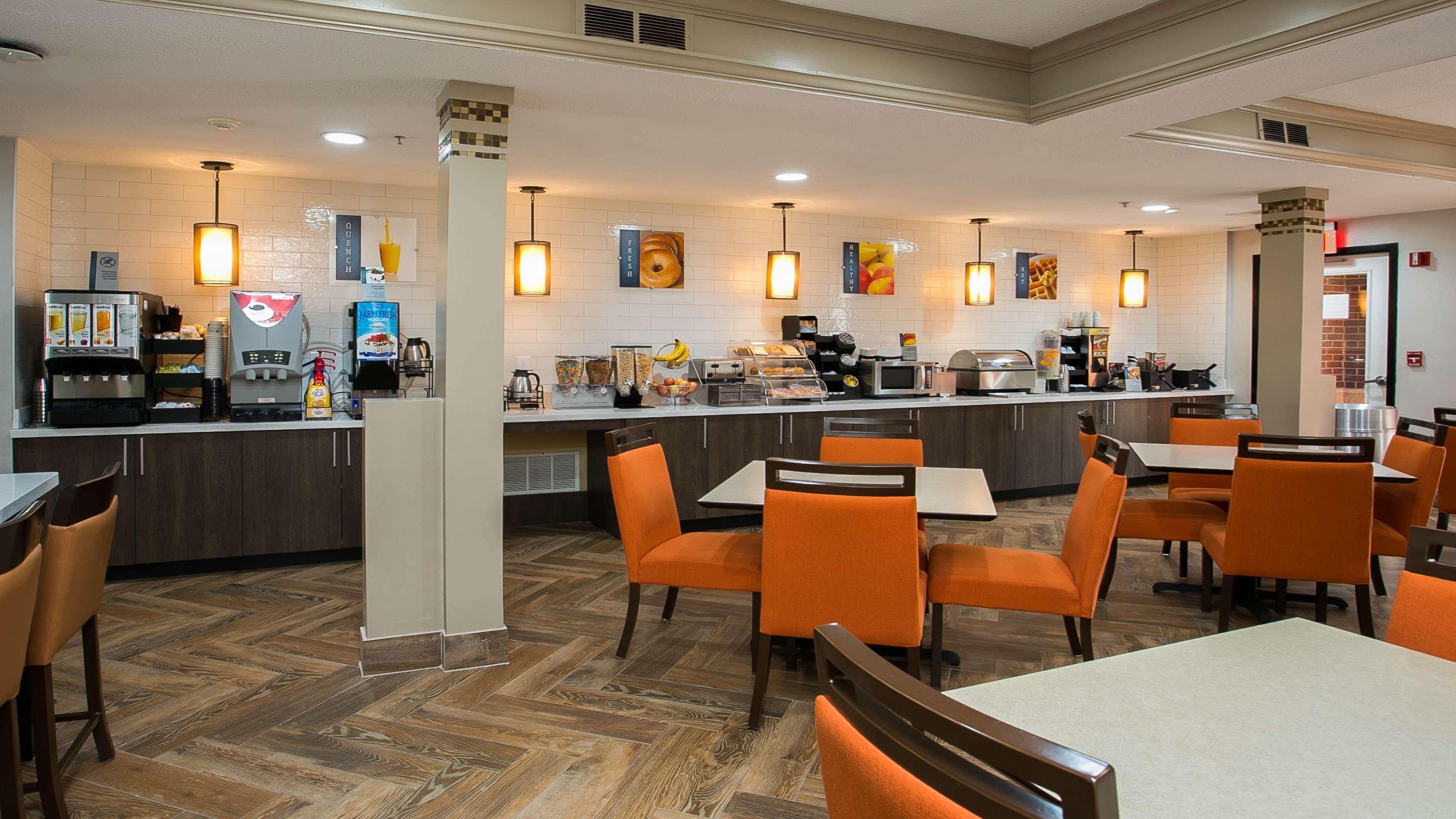 Western Addison/dallas 3* Addison