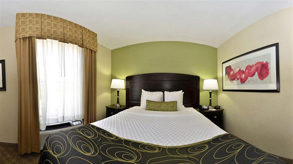 Best Western Plus Addison/dallas 3*